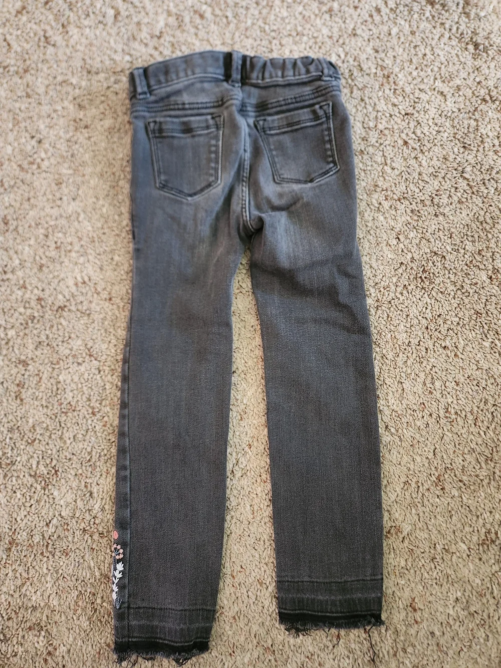Old Navy Gray Girls Jeans with Floral Embroidery Size 5T